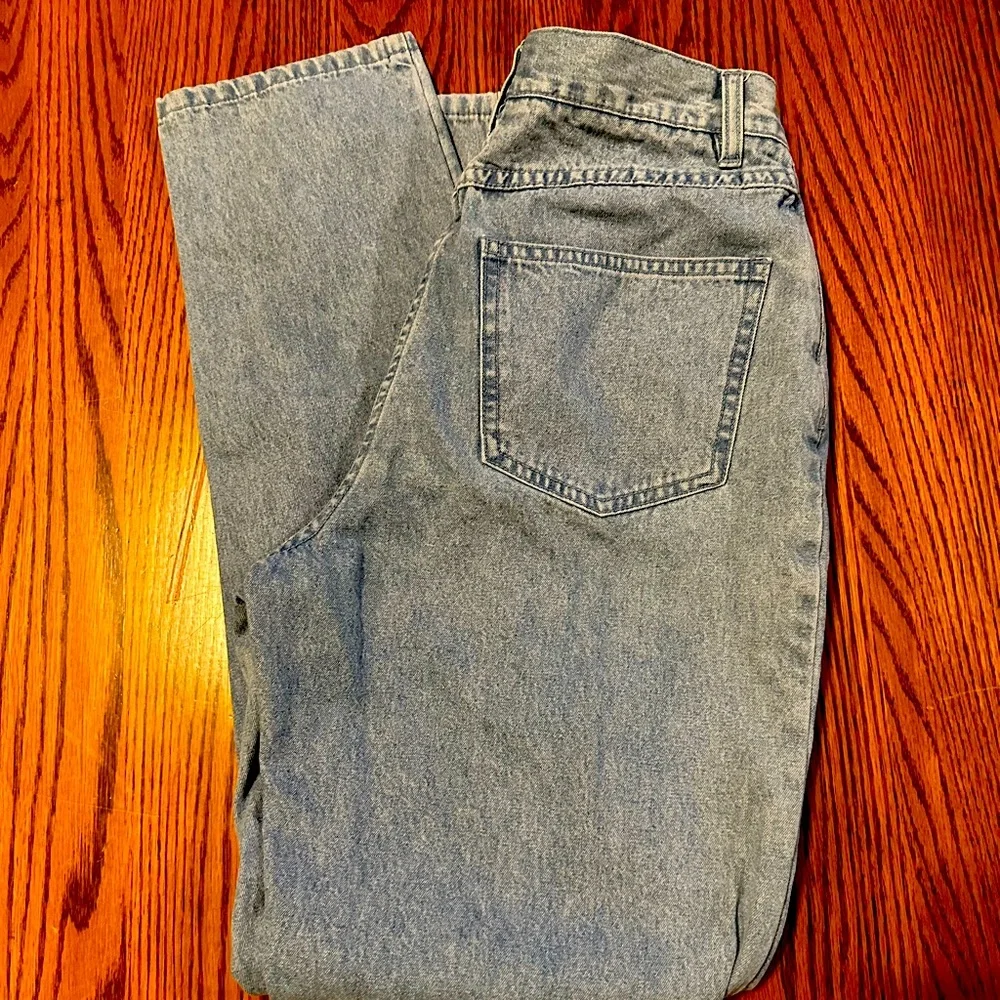 Jeans - Picture 1 of 2